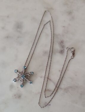 Sterling Chain With Snowflake Charm